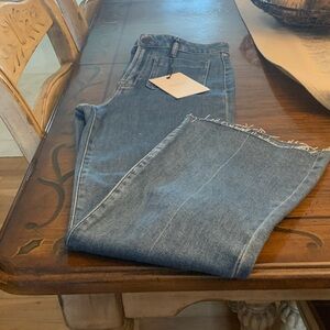 Stylish Medium Wash High Rise Cropped Women's Jeans